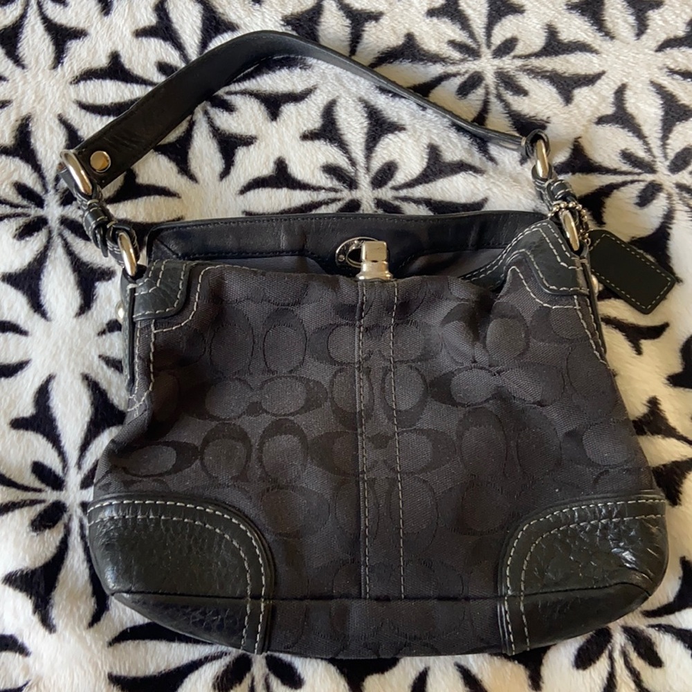✨Cute Authentic Coach Purse!✨